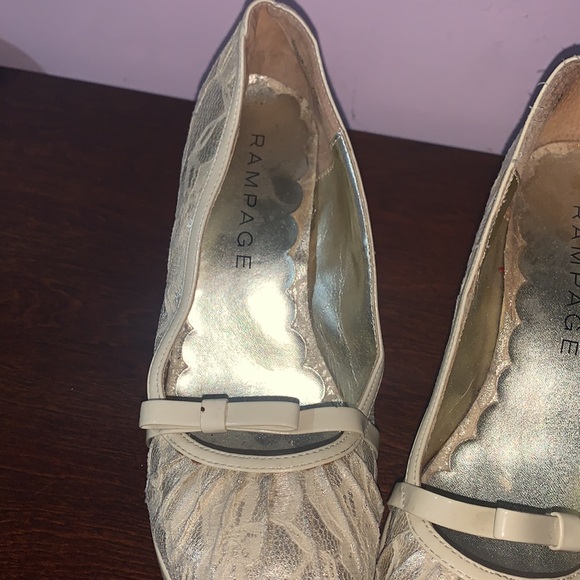 Rampage Ivory Lace covered pumps - Picture 5 of 7